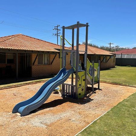 Geraldton'S Ocean West Holiday Units & Short Stay Accommodation Extérieur photo